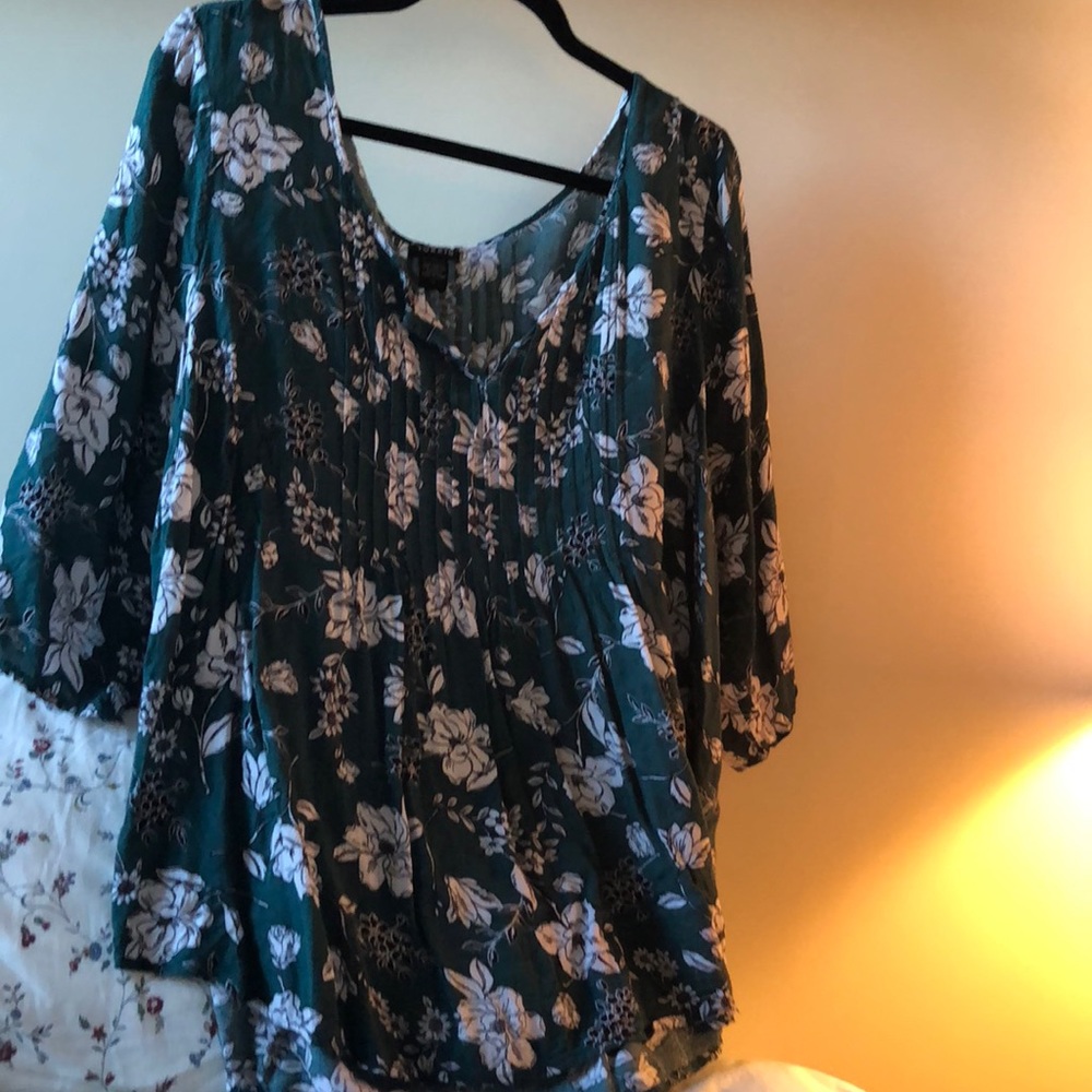 Torrid 3/4 Pleated Top